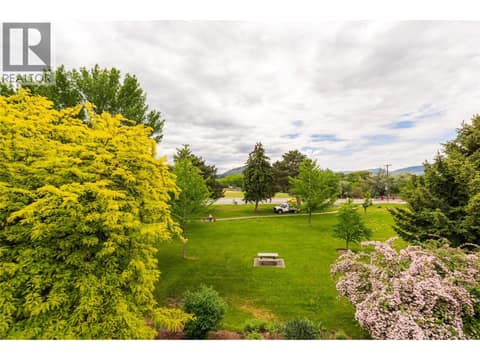 Park Setting at 337 MCKINNEY Road Unit# 107, Oliver