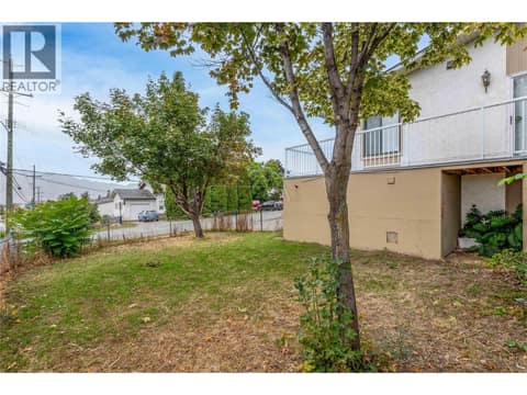 Fenced Front Yard at 3448 Old Okanagan Highway, Westbank Centre, West Kelowna