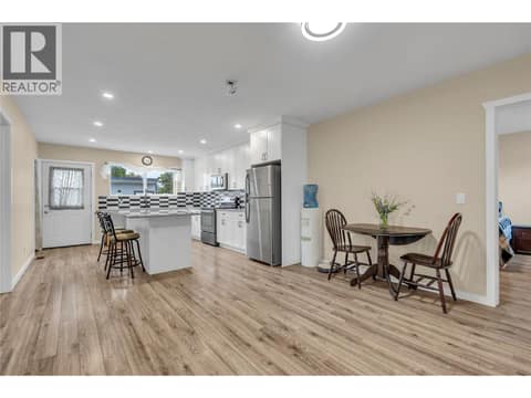 Photo 10 of 507 Duncan Avenue W, Main North, Penticton