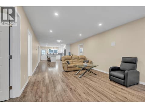 Photo 13 of 507 Duncan Avenue W, Main North, Penticton