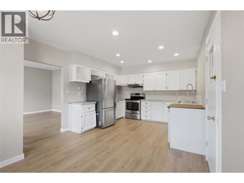 Photo 3 of 2231/2233 Valleyview Drive, Valleyview, Kamloops