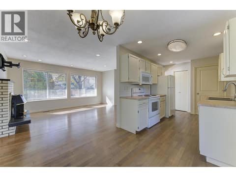 Bright Open Floor Plan at 565 Dougall Road S, Rutland South, Kelowna