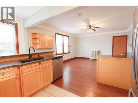 Photo 15 of 156 Nanaimo Avenue E, Main North, Penticton