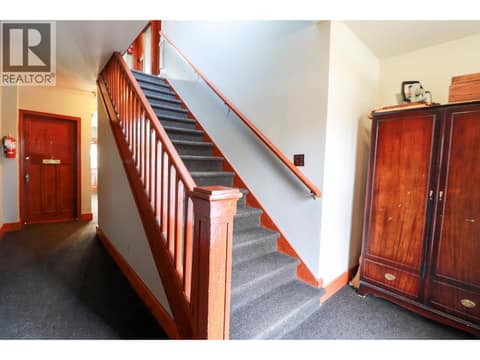 Photo 5 of 156 Nanaimo Avenue E, Main North, Penticton