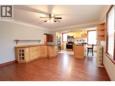 Photo 7 of 156 Nanaimo Avenue E, Main North, Penticton