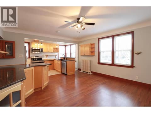 Photo 8 of 156 Nanaimo Avenue E, Main North, Penticton