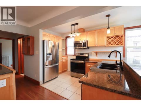Photo 9 of 156 Nanaimo Avenue E, Main North, Penticton