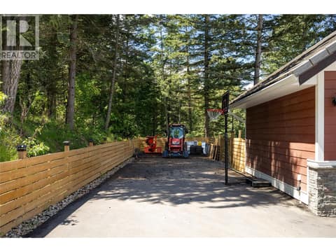 Photo 11 of 4006 Coachwood Close, Mun of Coldstream
