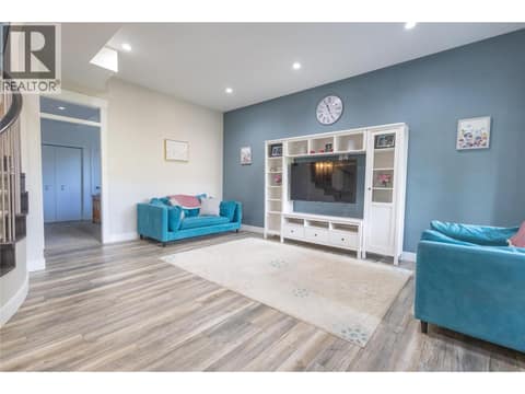 Photo 57 of 4006 Coachwood Close, Mun of Coldstream