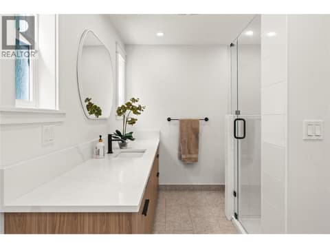 Main Bathroom at 16904 Gatzke Road, Lake Country East / Oyama