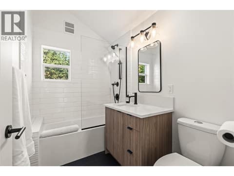 Upstairs Bathroom at 16904 Gatzke Road, Lake Country East / Oyama