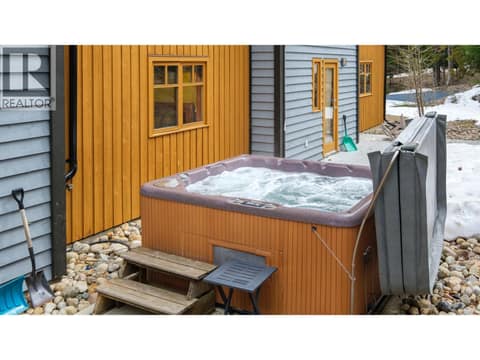 Photo 23 of 1008 OLAUS Way Unit# 2, Rossland