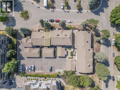 Photo 1 of 1675 Thayer Court Unit# 3, Glenmore, Kelowna