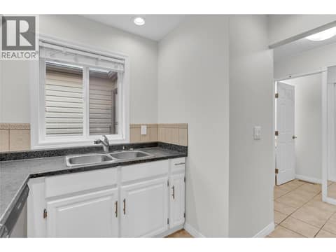 Photo 11 of 1675 Thayer Court Unit# 3, Glenmore, Kelowna