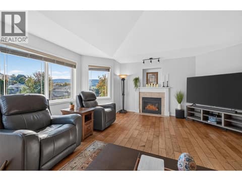Photo 14 of 1380 Loseth Drive, Black Mountain, Kelowna