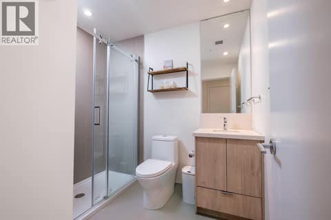 Main Bathroom at 4280 Red Mountain Road Unit# 405, Rossland