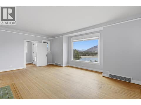 Photo 9 of 275 SEYMOUR  W Street, South Kamloops