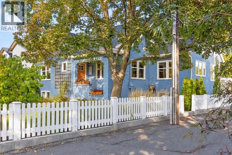 Home Sweet Home in the Abbott Street Heritage Conservation Area. Kelowna's best neighbourhood! at 2071 Abbott Street, Kelowna South