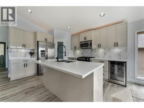 Photo 10 of 3516 Camelback Drive, Ellison, Kelowna