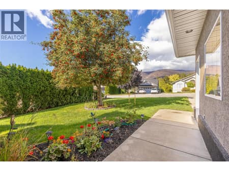 Photo 6 of 2109 Sunview Drive, West Kelowna Estates