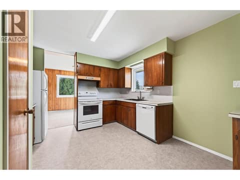 Photo 10 of 828 MCBRIDE Street, Brocklehurst, Kamloops