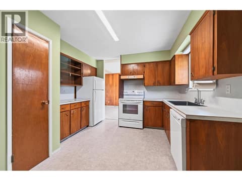 Photo 12 of 828 MCBRIDE Street, Brocklehurst, Kamloops