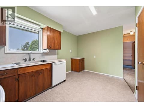 Photo 13 of 828 MCBRIDE Street, Brocklehurst, Kamloops