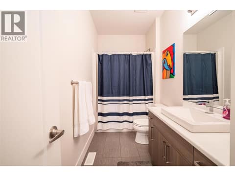 Full bathroom upper level at 881 Mt.Ida Drive, Middleton Mountain Vernon