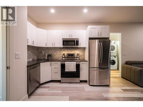 Kitchen in the suite at 881 Mt.Ida Drive, Middleton Mountain Vernon