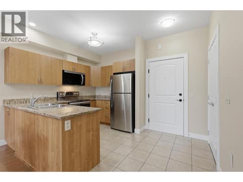 Photo 3 of 760 MAYFAIR Street Unit# 301, Brocklehurst, Kamloops