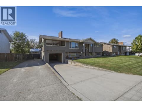 Ton of parking of RV, family or tenants. at 620 Ziprick Road, Rutland South, Kelowna
