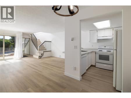 Photo 2 of 3140 Wilson Street Unit# 916, Main South, Penticton