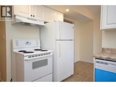 Photo 11 of 4501B 15 Avenue, South Vernon