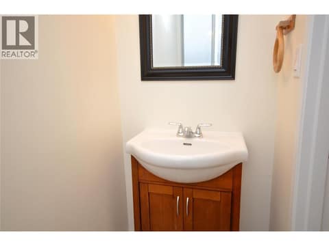 Photo 16 of 4501B 15 Avenue, South Vernon