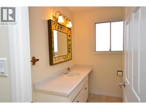 Photo 21 of 4501B 15 Avenue, South Vernon