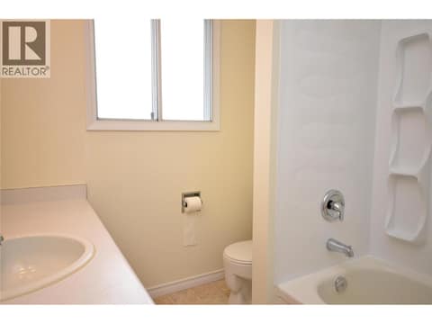 Photo 32 of 4501B 15 Avenue, South Vernon