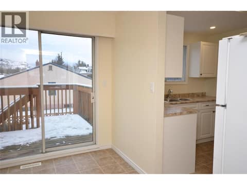 Photo 7 of 4501B 15 Avenue, South Vernon