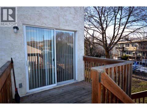 Photo 8 of 4501B 15 Avenue, South Vernon