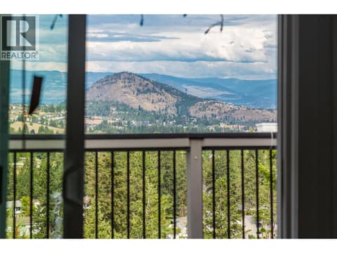 Photo 11 of 3273 McLeod Road, Glenrosa, West Kelowna