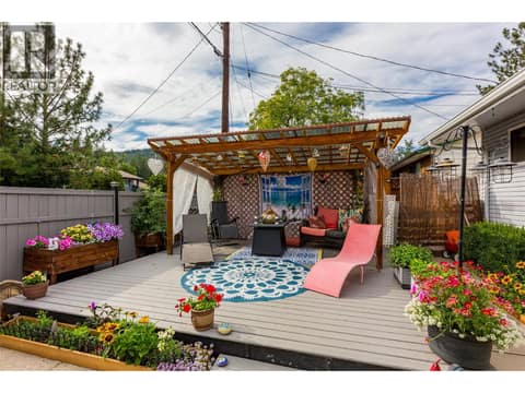 Photo 3 of 3273 McLeod Road, Glenrosa, West Kelowna