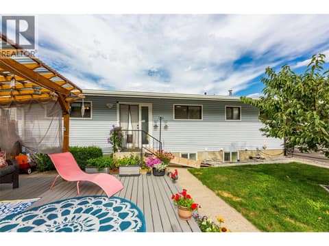 Photo 4 of 3273 McLeod Road, Glenrosa, West Kelowna