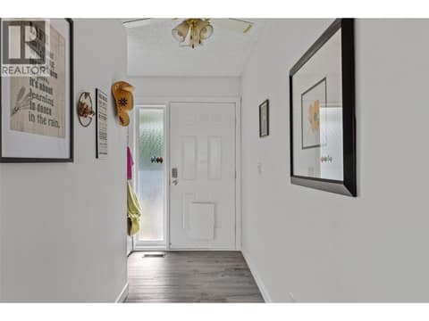 Photo 6 of 3273 McLeod Road, Glenrosa, West Kelowna