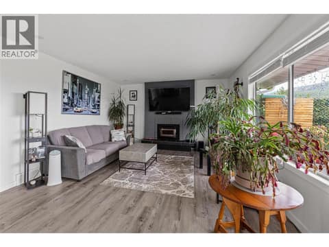 Photo 8 of 3273 McLeod Road, Glenrosa, West Kelowna