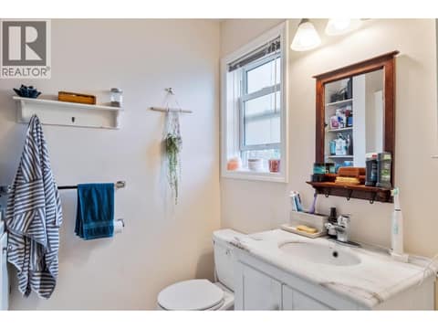 Ensuite at 2466 Alexandria Way, Shannon Lake, West Kelowna