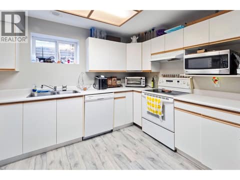 Suite kitchen at 2466 Alexandria Way, Shannon Lake, West Kelowna