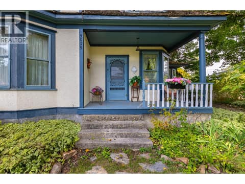 Front entrance at 3025 Patterson Street, Armstrong/ Spall.
