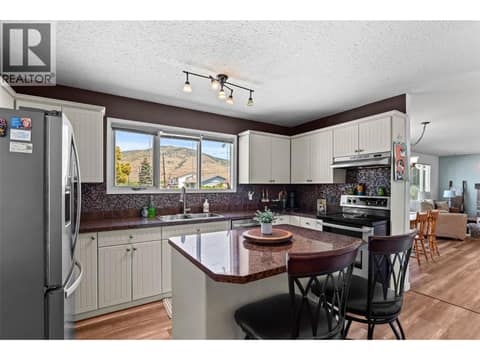 Photo 11 of 1683 SHERIDAN Drive, Westmount, Kamloops