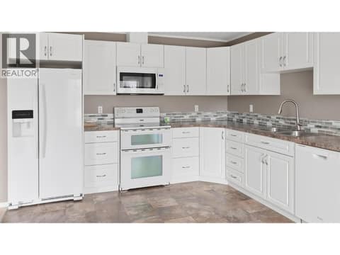 Photos taken prior. Units are now tenanted. at 455 Campbell Avenue, North Kamloops