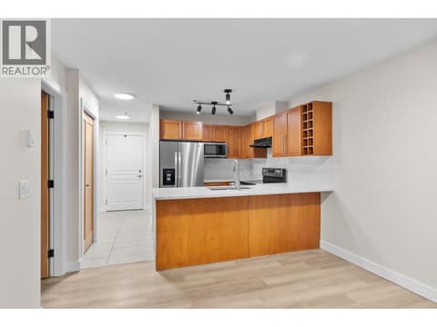 Photo 9 of 1083 Sunset Drive Unit# 211, Kelowna North