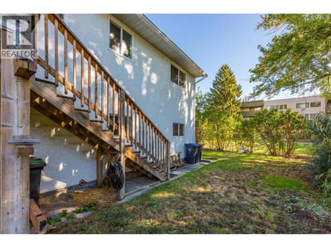 Photo 11 of 1011-1013 Lawson Avenue, Kelowna North
